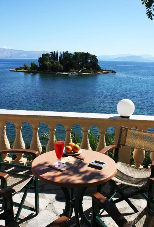 Aegli Hotel Perama  Exteriör bild